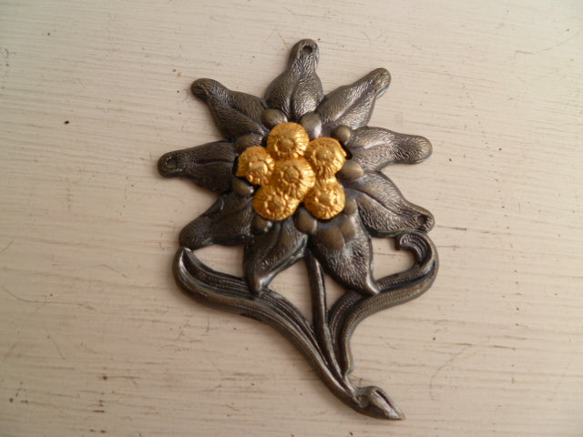 Edelweiss brooch deals