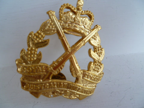 AUSTRALIA 1965 on c/b type infantry corp cap badge