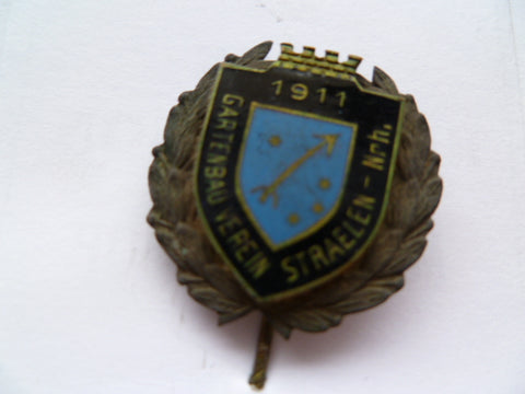 GERMAN WWII lapel badge gartenbauverein 1911 maker mark