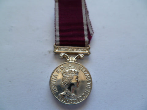 brit mini qe2 army l/s bar reg army medal older govt issue