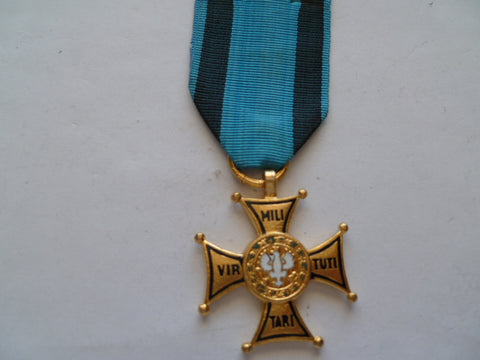 poland virtuti modern unnumbered beautiful medal