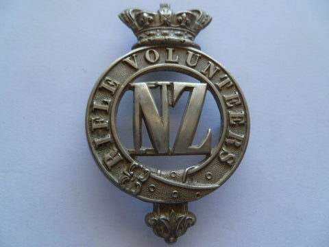 new zealand helmet/shako badge NZ rifle volunteers ex cond
