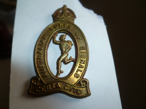 aust army sigs badge brass 30-42 cap badge