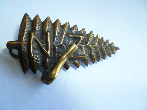 new zealand army cap badge boer war NZ with hook for slouch hat