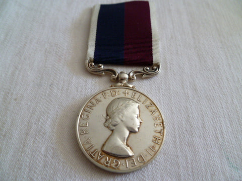 AUSTRALIA AIRFORCE QEII LSGC MEDAL