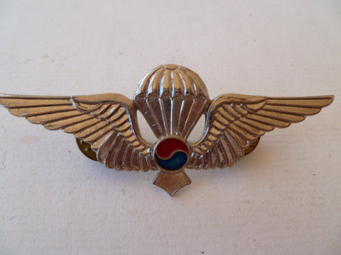 STH KOREA ? metal a/b wing
