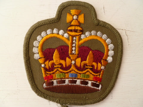 AUSTRALIA  army crown new cond  cloth