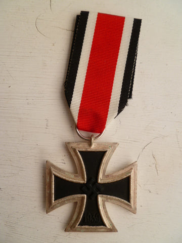 GERMAN WWII REPRO  iron cross 2nd class superb piece