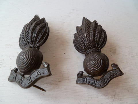 NEW ZEALAND  rnza collar badges pair  metal bronze jr gaunt lond