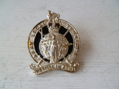 NEW ZEALAND  legal corp cap badge  metal  lugs 2nd type