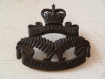 NEW ZEALAND  intelligence corp cap badge  metal  lugs