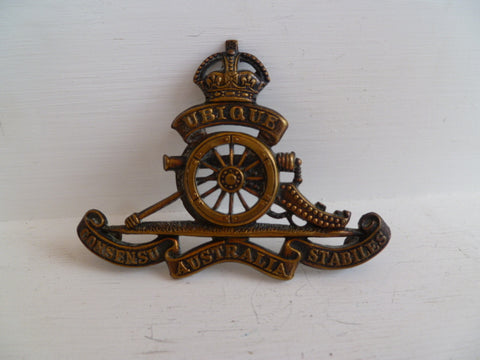 AUSTRALIA 1930/42  WWII artillary cap badge
