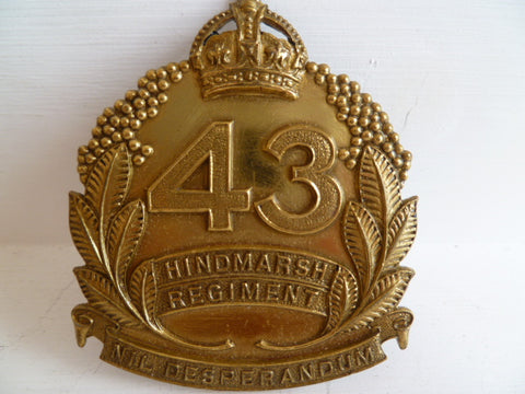 AUSTRALIA 1930/42  43rd  cap badge no lugs