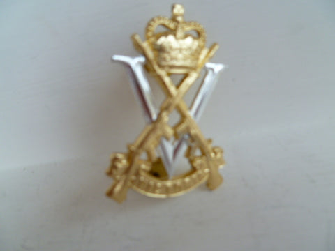 AUSTRALIA 1965 on c/b type victoria rif regt/ corp cap badge w/m