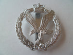 BRITAIN army air corp cap badge m/m london