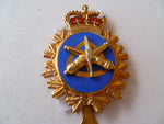 CANADA newer army arty cap badge  slider   maker clamond 1983