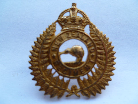NEW ZEALAND  regiment gilt k/c left collar exc