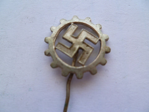 GERMAN WWII lapel badge DAF no  maker mark