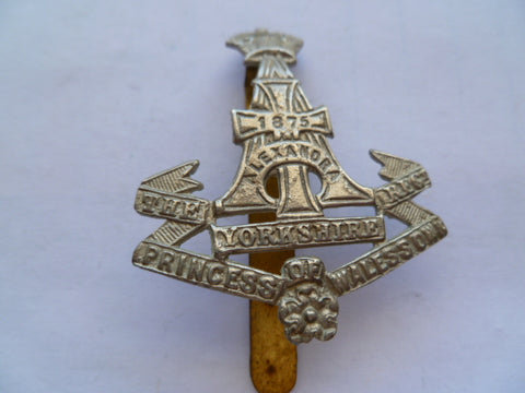 princess of wales own cap badge