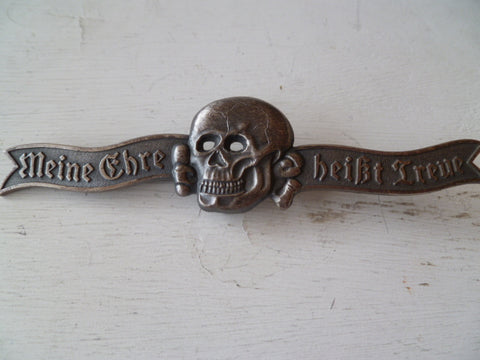 GERMAN WWII SS dinner jkt skull  badge m/m