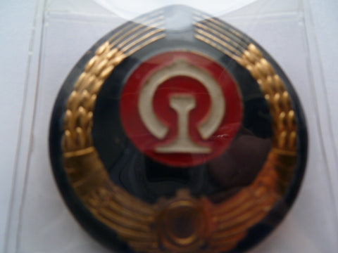CHINA railway cap badge exc .....pn 3339