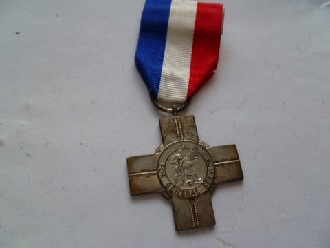 brit general service cross unnamed is hallmarked silver