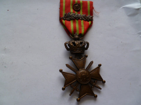 belgium croix de guere with badge and palm on ribbon