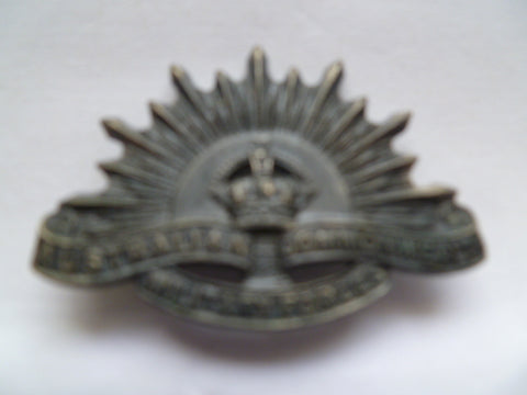 australia rising sun cap/hat badge ww1 brit made see lugs