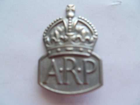 brit ARP collar /lapel badge exc cond and  not silver marked
