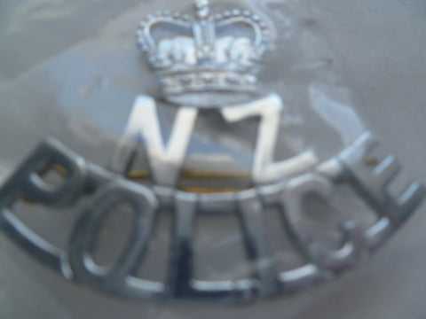 NZ police cap badge 1970s [skeleton type]