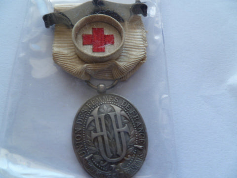 france  red cross medal scarce  top bar officer  reduced size ra