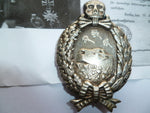 german ww1 tank crew badge no maker has blow hole under catch