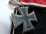 german ww2/1957  knights cross with oak leaves and swords in case m/m