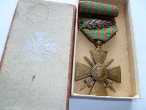 FRANCE boxed croix de guerre 14-18 with palm