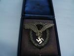 german ww2 cased pilots badge ex cond  case might be later