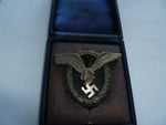 german ww2 cased pilots badge ex cond  case might be later