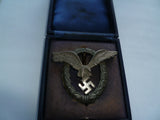 german ww2 cased pilots badge ex cond  case might be later
